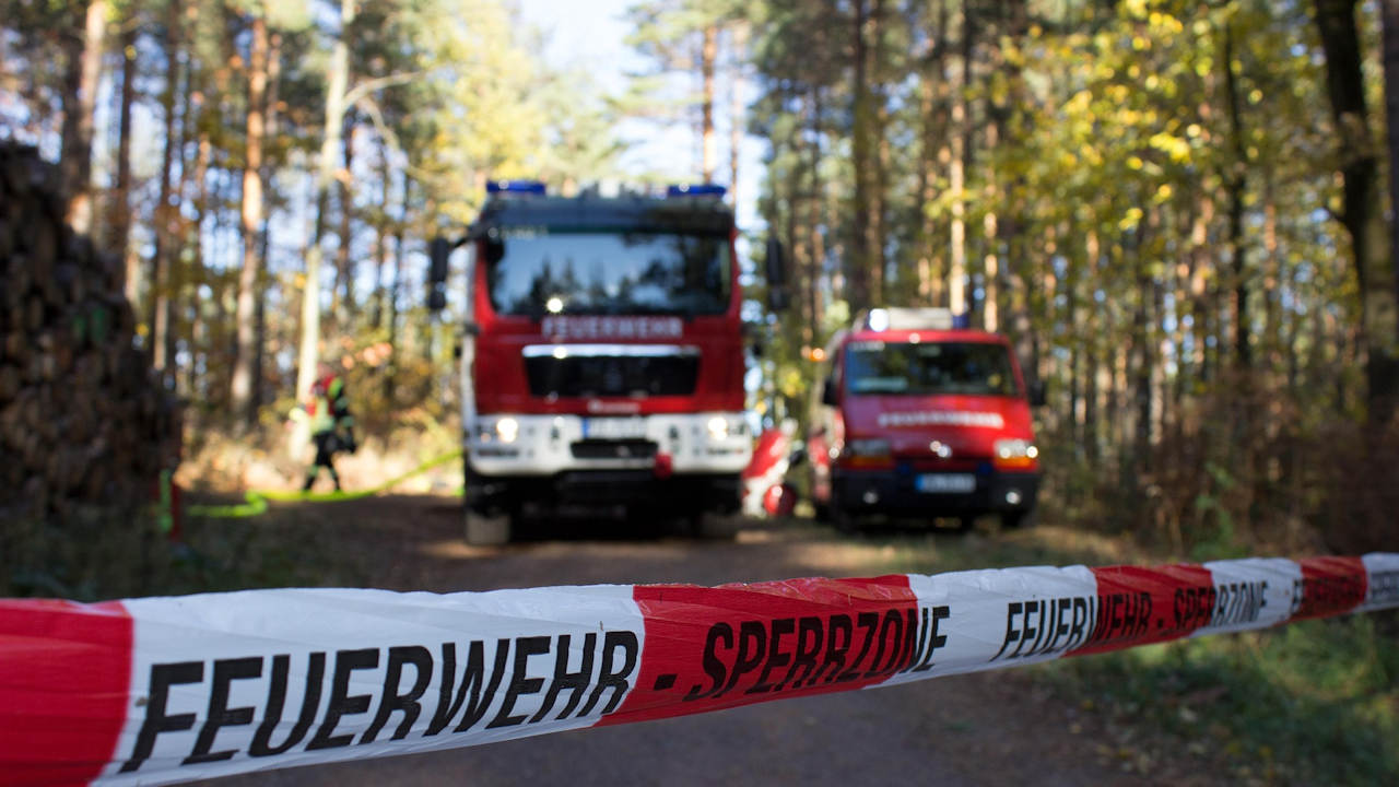 Feuerwehrkräfte agieren unter Zeitdruck – digitale Vernetzung bringt neue Möglichkeiten aber auch Risiken. (Quelle: Ronny/Pixabay)