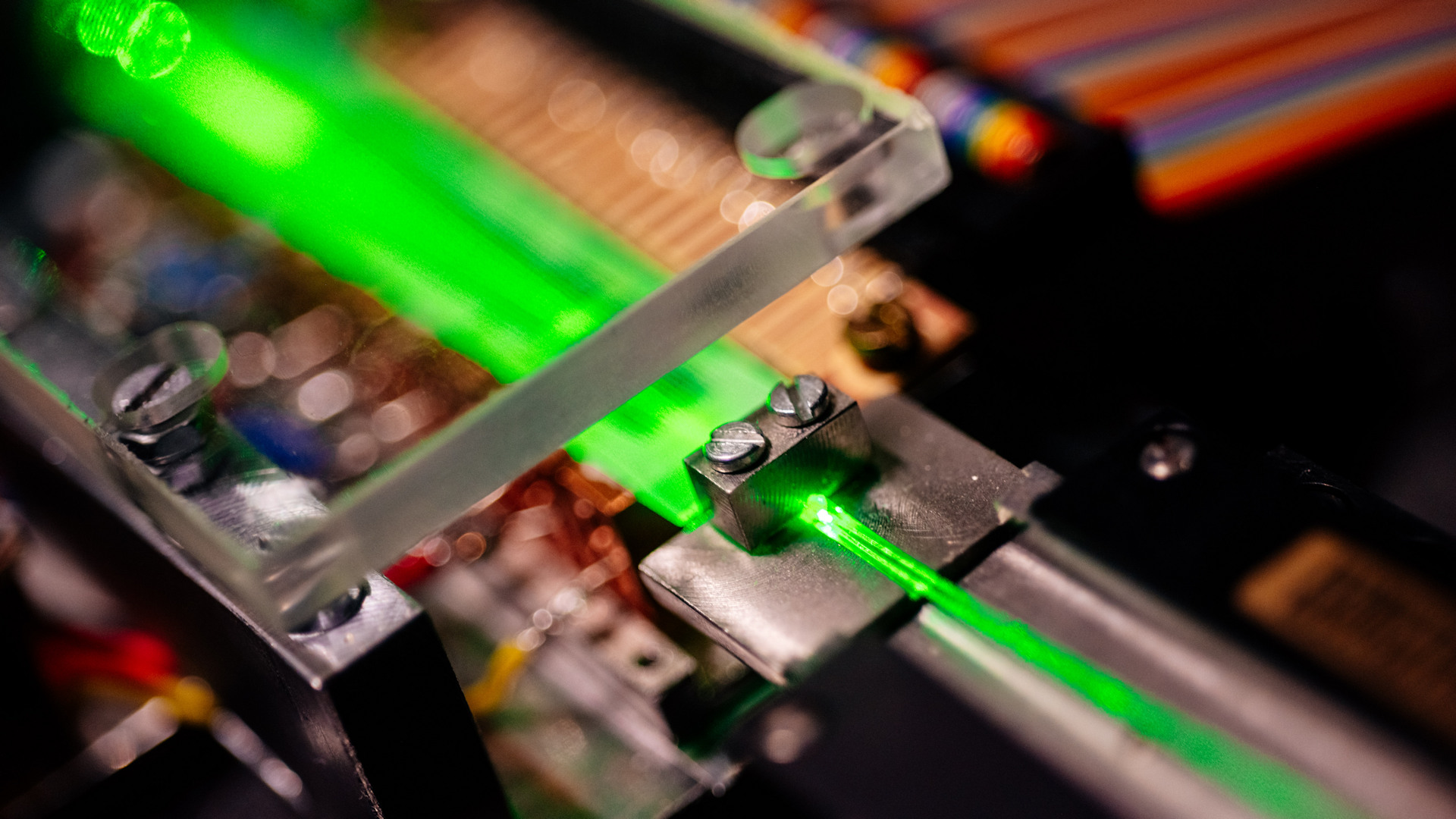 Den Forschern gelang ein Schritt hin zu universellen photonischen Quantencomputern. (Symbolbild: Universität Paderborn/Besim Mazhiqi)