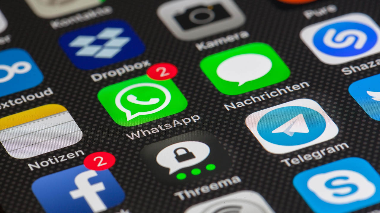 Kein Jugendproblem, denn die Social Media Sucht es bleibt bis in die Dreißiger und frühen Vierziger nahezu unverändert. (Quelle: Thomas Ulrich/Pixabay)